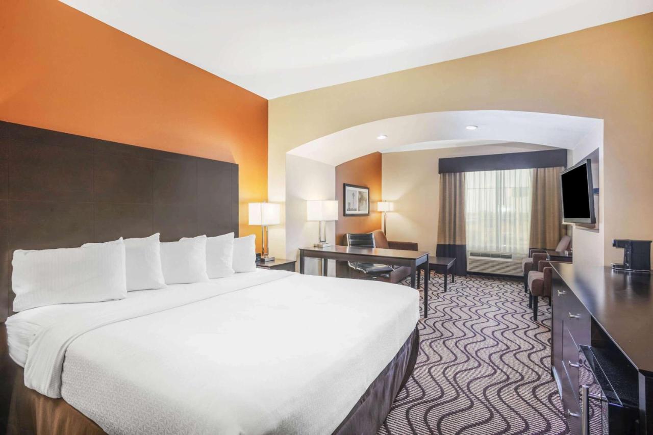 La Quinta By Wyndham Beeville Buitenkant foto