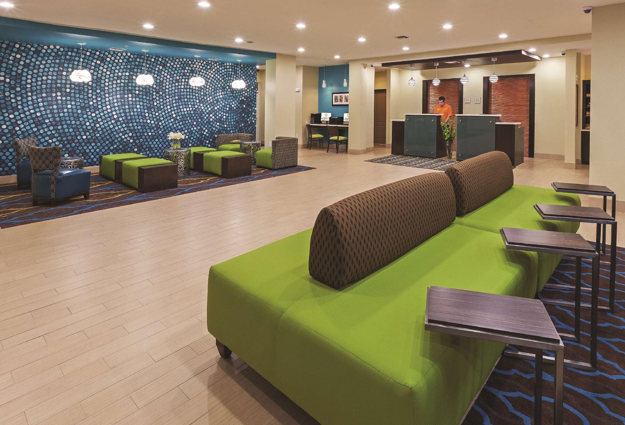 La Quinta By Wyndham Beeville Buitenkant foto
